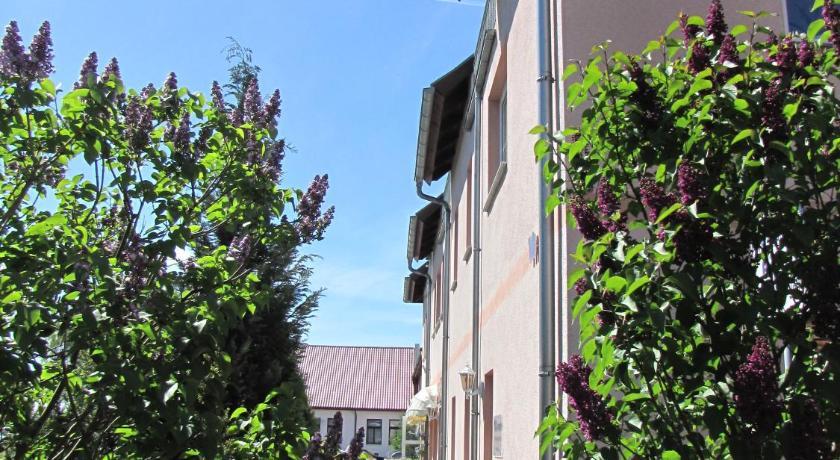 Pension Am Deich Kroslin Экстерьер фото