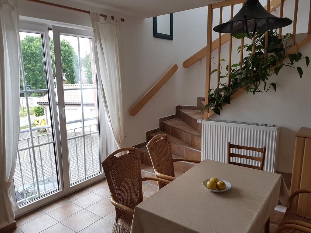 Pension Am Deich Kroslin Экстерьер фото