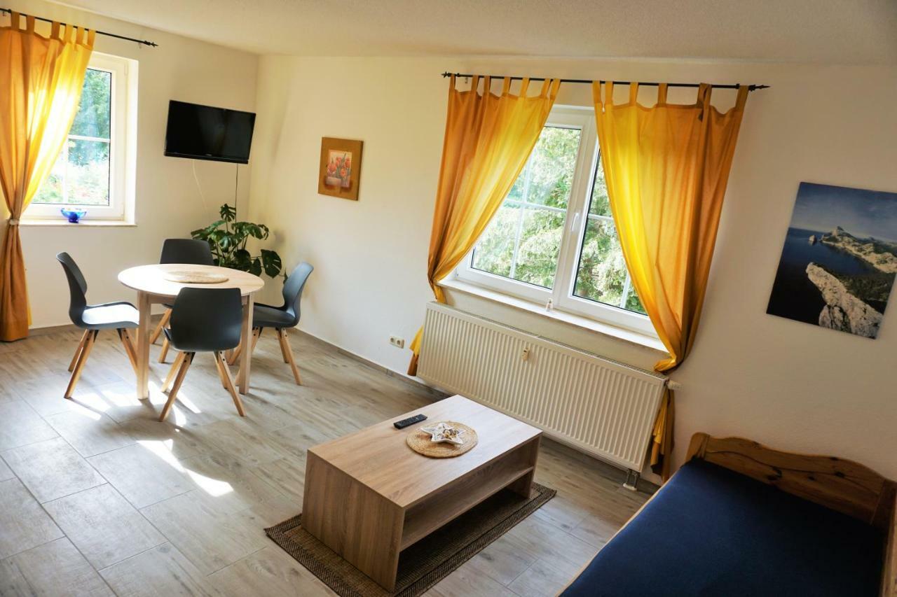 Pension Am Deich Kroslin Экстерьер фото